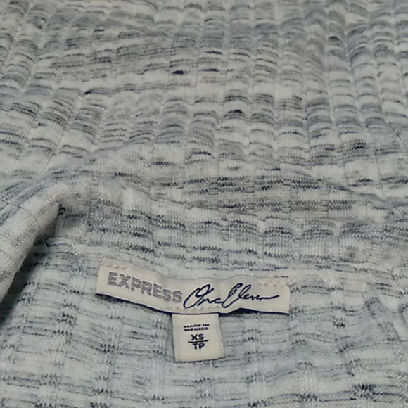 Express Top - Picture 3 of 4